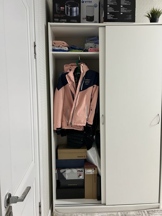 Шкаф в прихожую 10 000