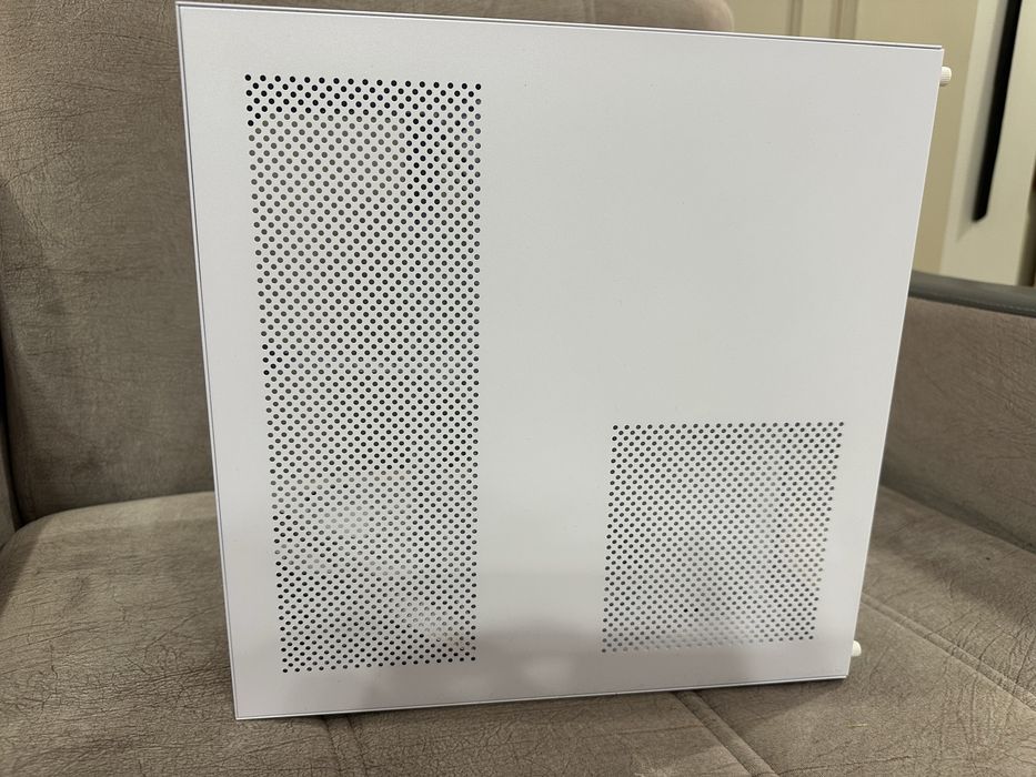 Корпус белый CH2+ ATX case