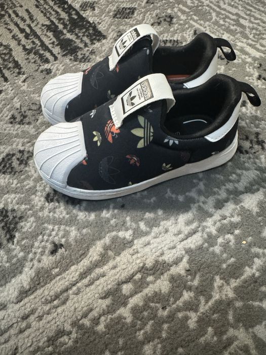 Vând adidași copii Adidas!