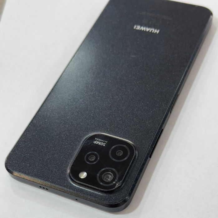 Huawei nova Y61 64GB 4GB RAM