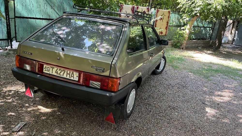 Автомашина 21083
