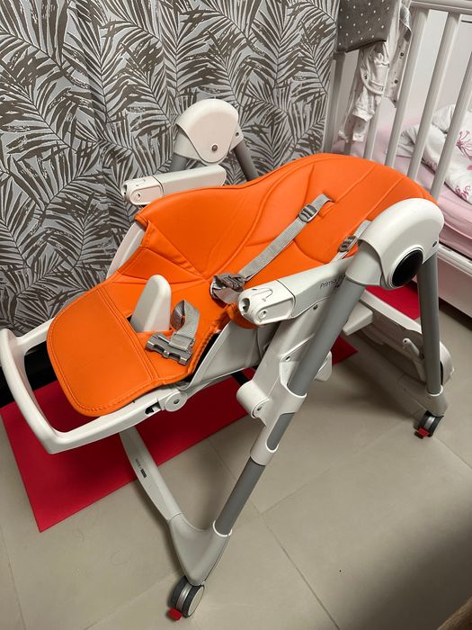 Детско столче за хранене Peg Perego PRIMA PAPPA Follow Me, Много запазено, всички аксесоари, произведено в Италия