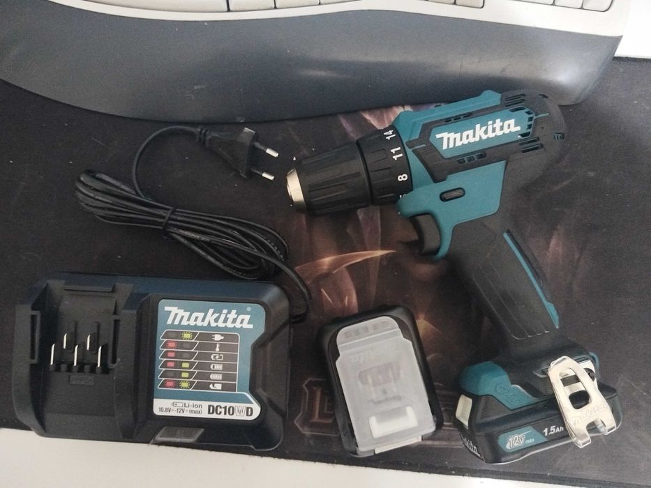 Шуруповерт Makita
