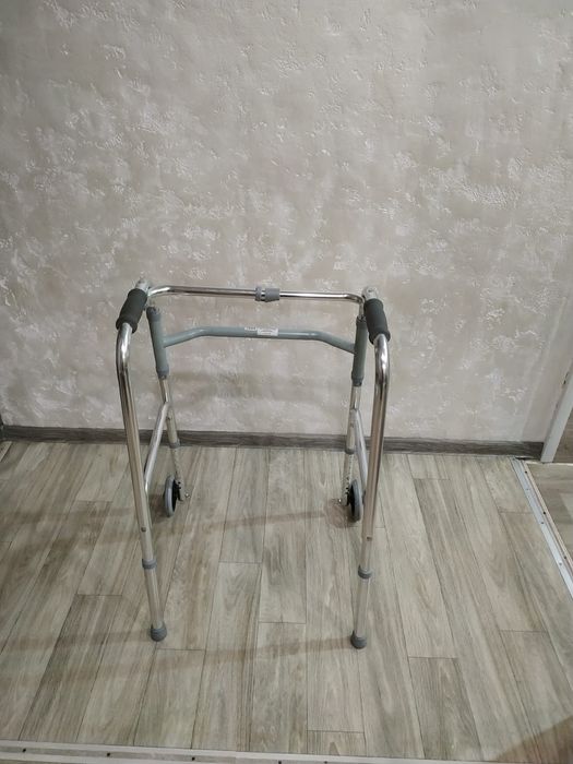 Ходунки для взрослых