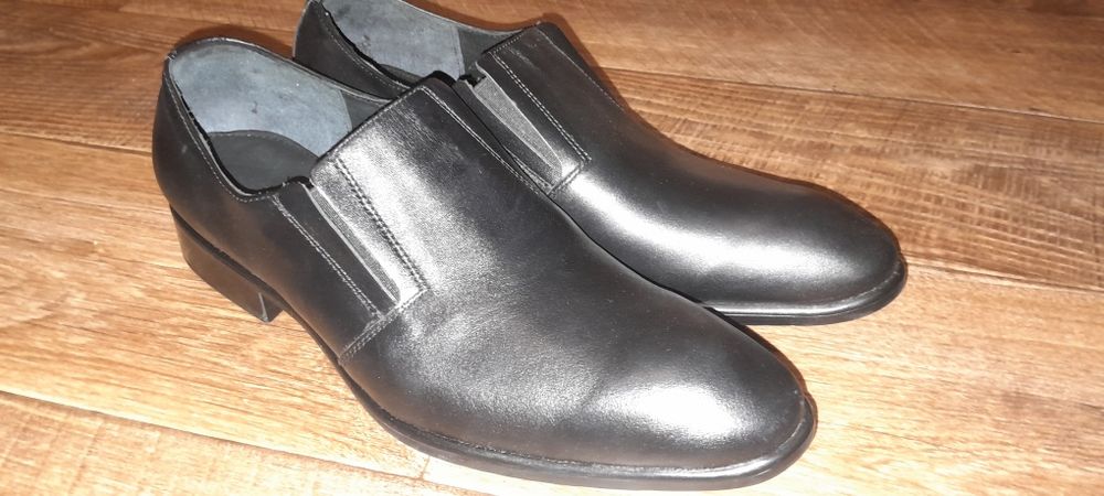 Продам туфли новые 40 размер