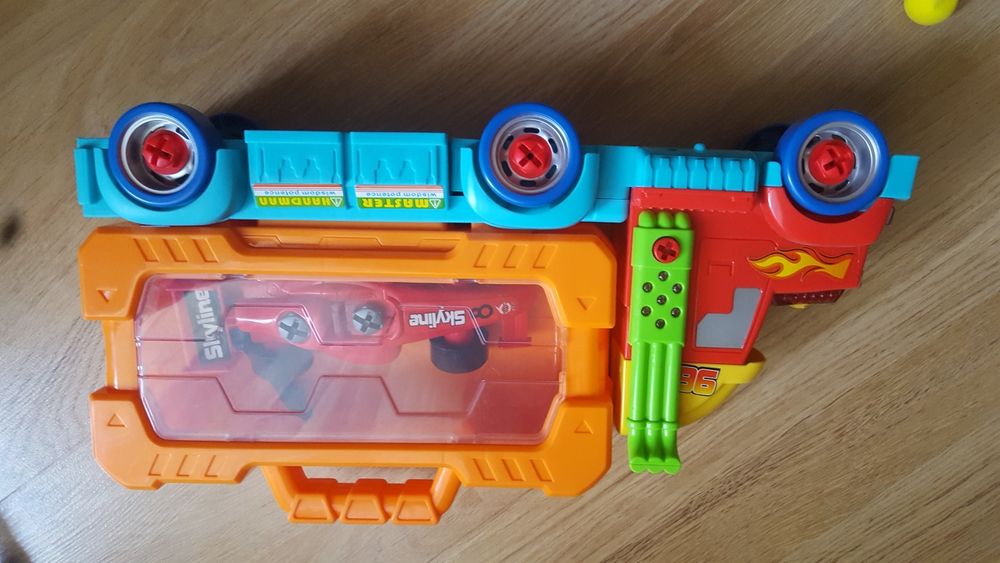 Игрушечная говорящая машина