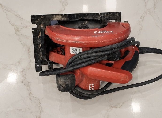 Ръчен циркуляр HILTI Hilti SCW 70.