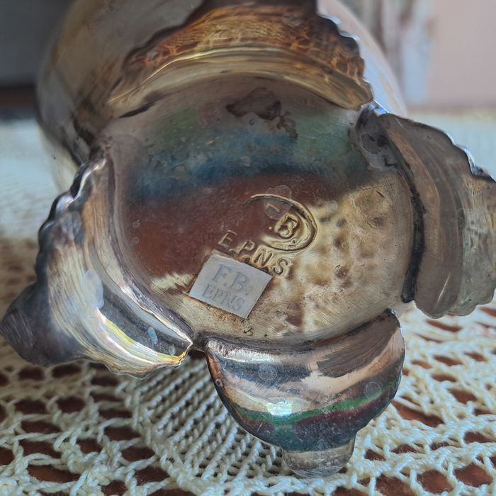 Посеребренный мельхиоровый молочник