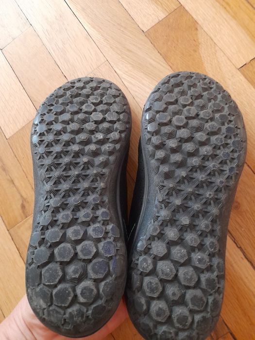 Детски футболни обувки