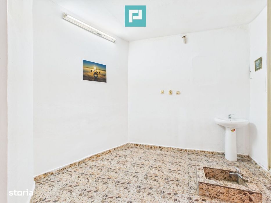 Spațiu comercial central, în Sântana - Arad