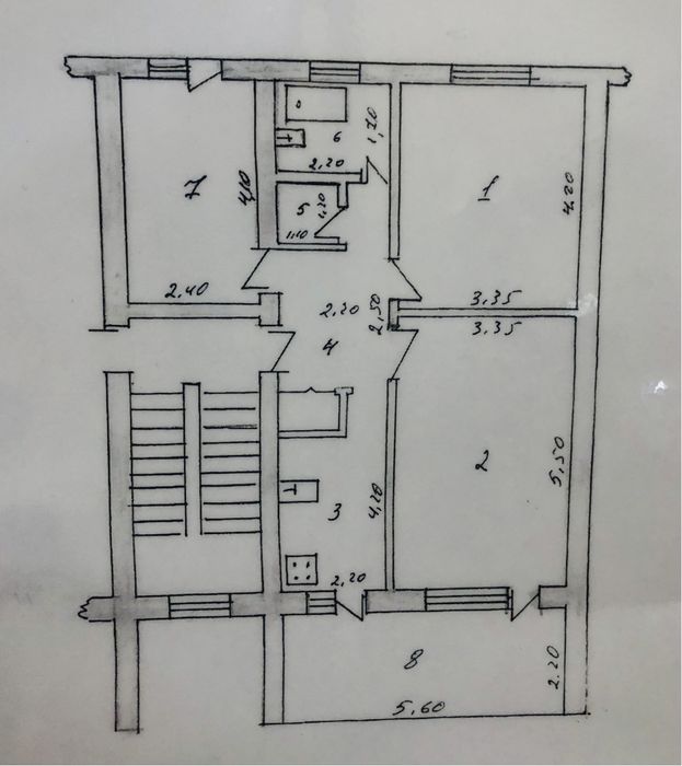 Продается  3 комнатная квартира. Кибрай. Центр.
