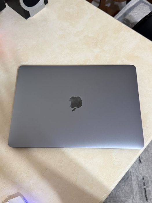 MacBook Air M1 13″, 2020, 8/256 ГБ