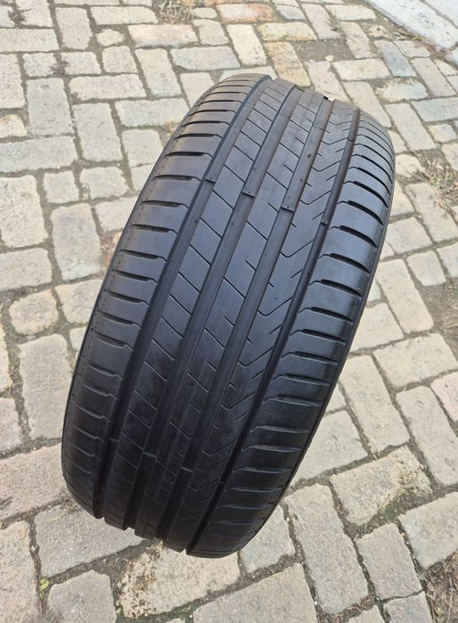 O bucată 255/45 R20 vară - una Pirelli