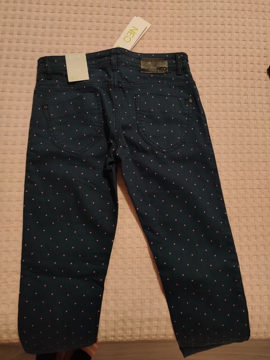 Дънки Adidas. Размврът е на снимката при интерес лс.