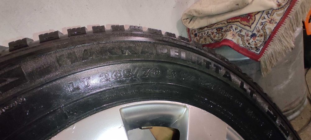 Продам комплект зимних колес Mitsubishi
