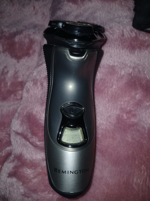 Vand aparat de ras remington
