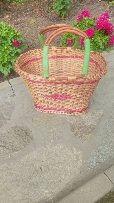 Плетени кошници .Плетена чанта-2 броя.