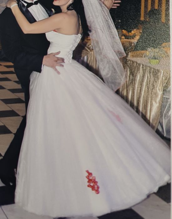 Rochie de mireasa tip printesa