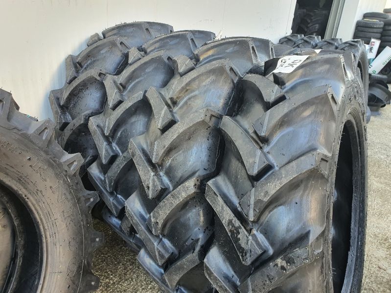 cauciucuri noi 9.5-20 de tractiune de 4x4 romanesc sau fendt ZYWC