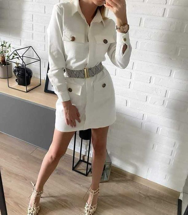 Бяла дънкова рокля