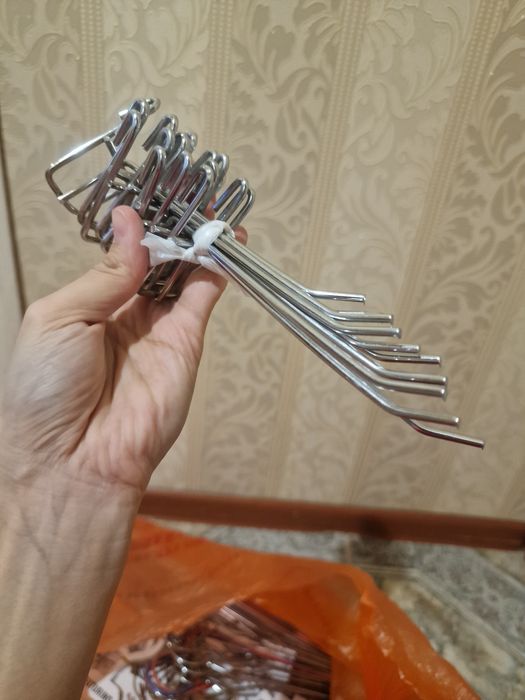 Продаёт всё для бутика