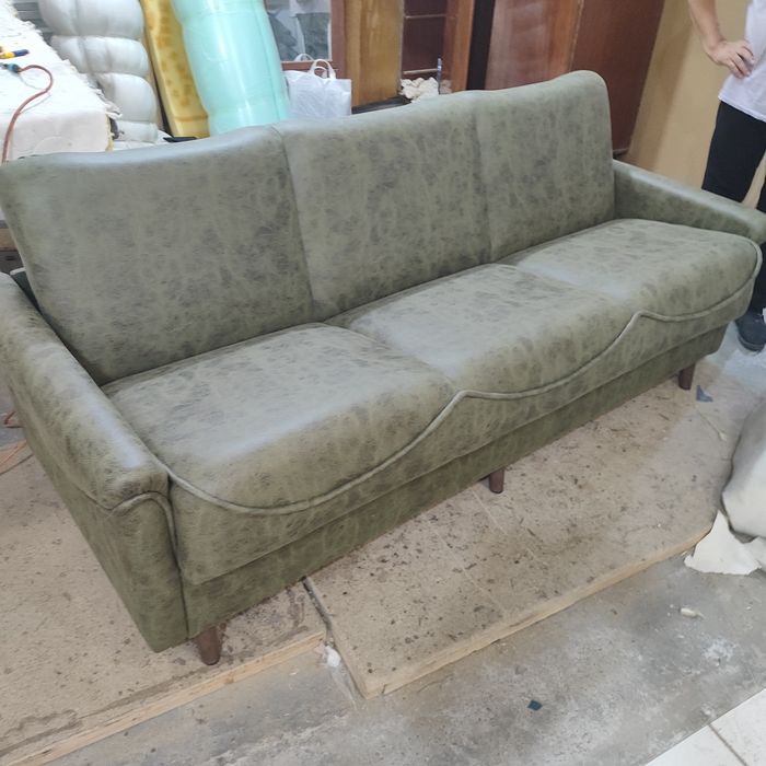 Изготовление мягкой мебели  рестоврация обивка и ремонт матрасы