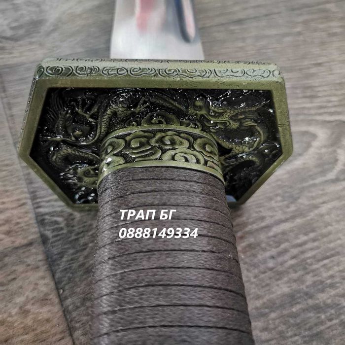 Остър и масивен меч за две ръце Shuangshou Jian става и за Мачете