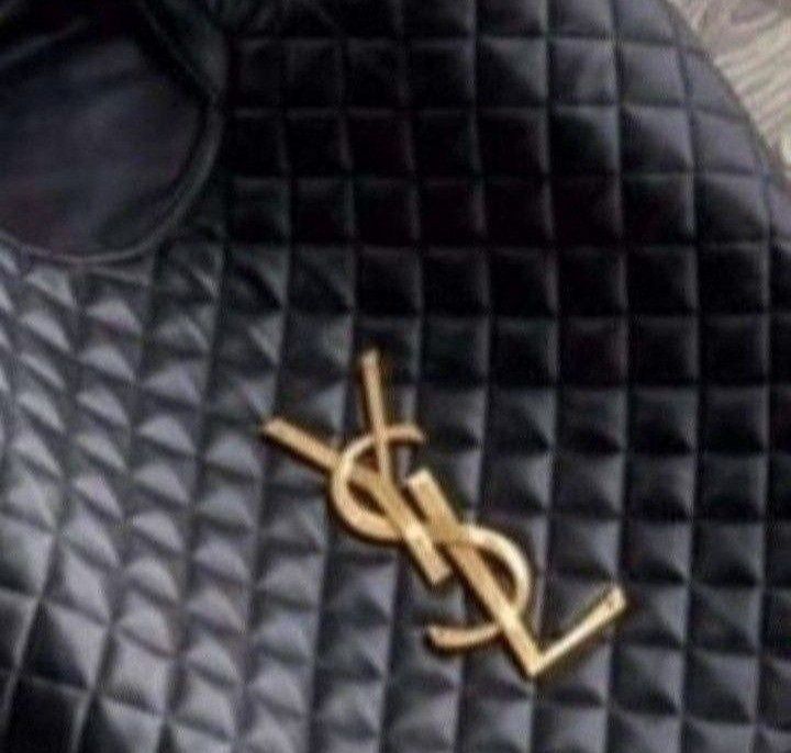 Geanta Maxy, logo metalic auriu, etichetă, saculet