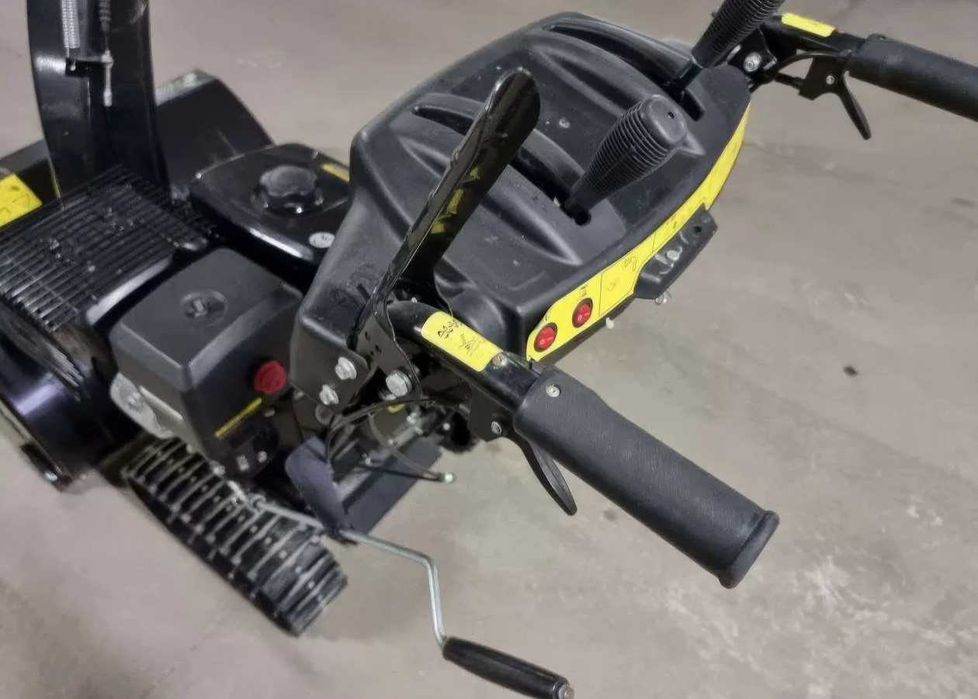 Снегоуборщик Champion STT1170E