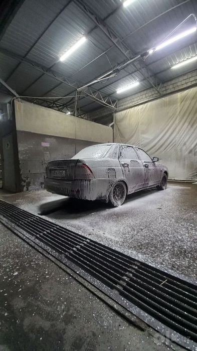 Лада приора сотилади