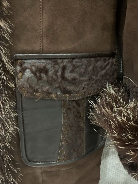 Пальто зимнее , дубленка , удлинненая.