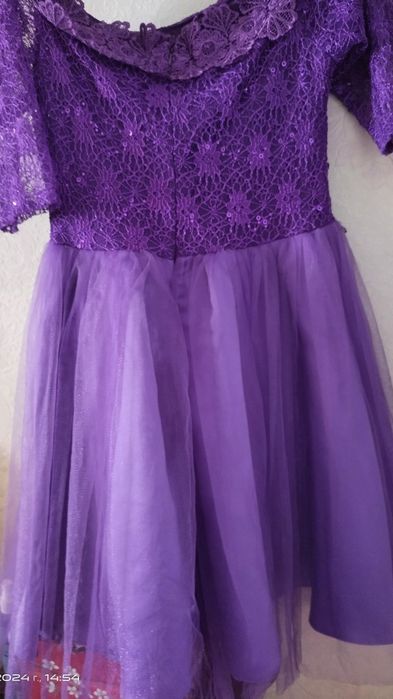 Платье вечернее для девочки в отличном состоянии