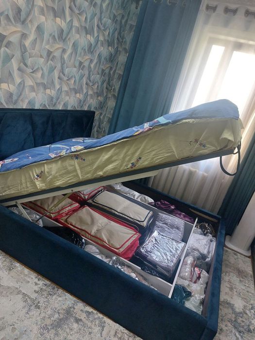 Комплект мебелей срочно продам!