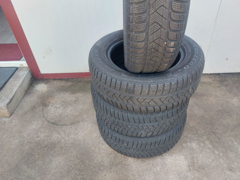 135 lei bucata! Set anvelope M+S/IARNA 215 60 16 Pirelli
