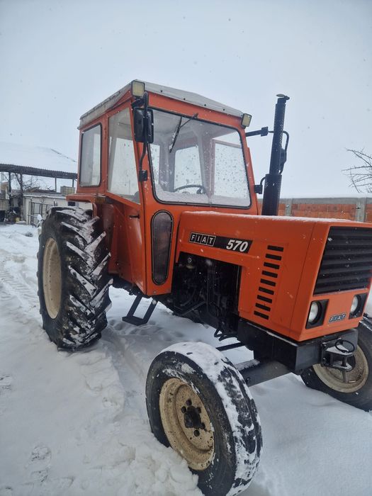 Vand tractor fiat 570 in stare foarte buna de functionare