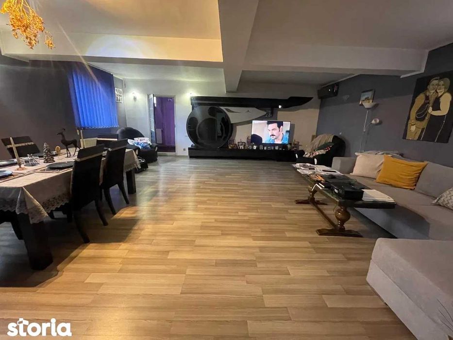 Casa de vanzare cu teren de 3000 mp,hala