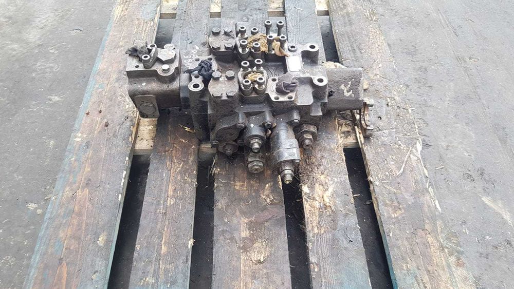 Distribuitor hidraulic vola Komatsu WA380