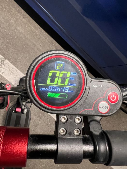 Trotinetă electrică QuickVolt 9 (Motor 600W, 48V, 650km parcursi)