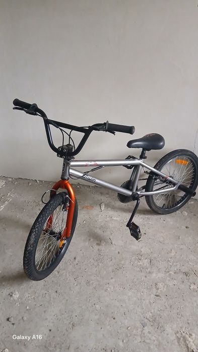 Bicicleta BMX roti pe 20