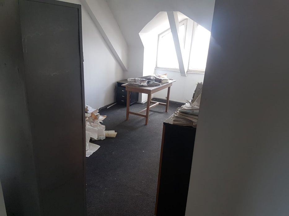 Vand apartament de 3 camere 70 m si apartament de 4 camere...80 m