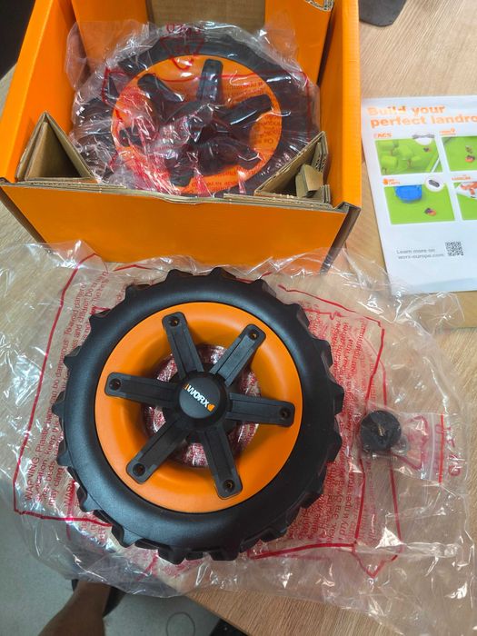 Roti pentru robot de tuns iarba / gazon, Worx WA0952, 20.5 cm, set 2 bucati