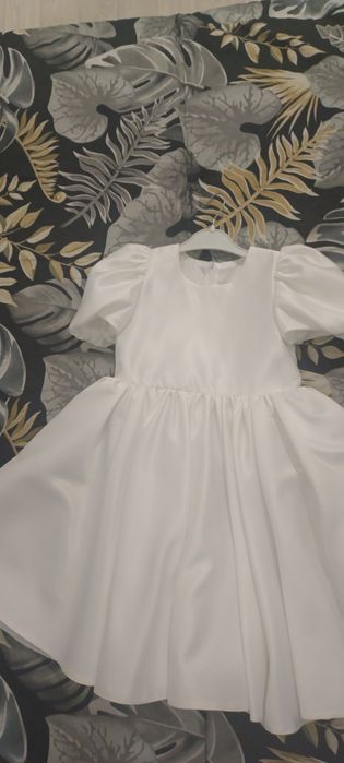 Прлдам детское платье одевали 1 раз  4000т