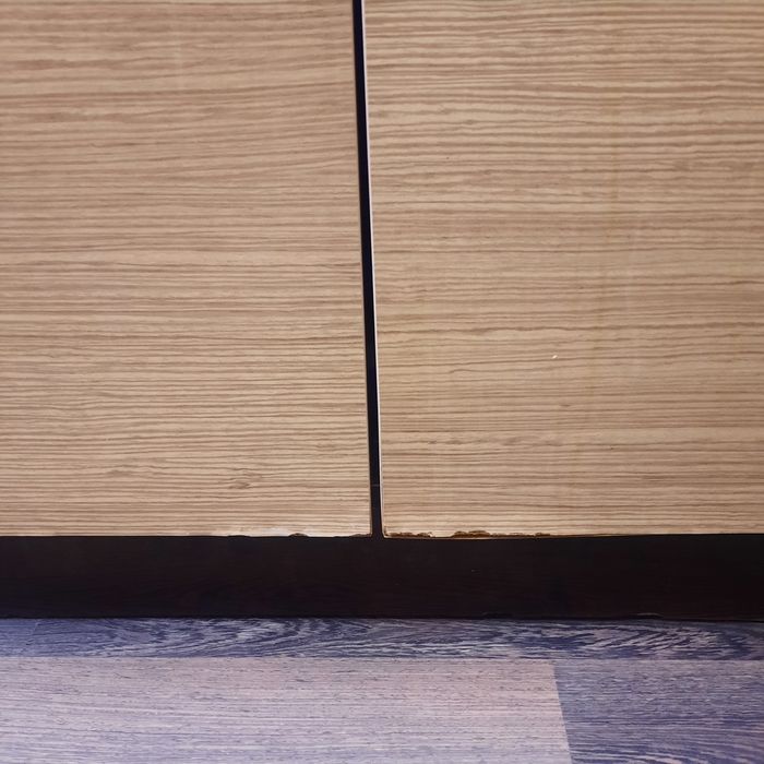 Дървен шкаф-горна и долна част+етажерка