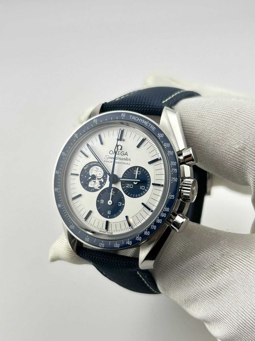 Наручные часы Omega Speedmaster Snoopy