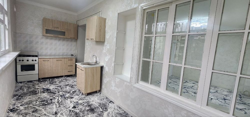 Ю-абад 4 квартал 2/3/4. 52м² кирпич, ремонт есть, срочно!!!