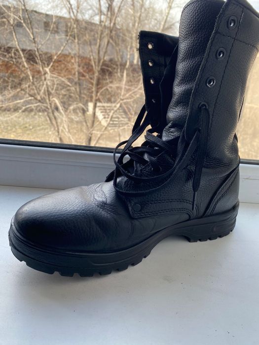 Продам берцы 42 размера