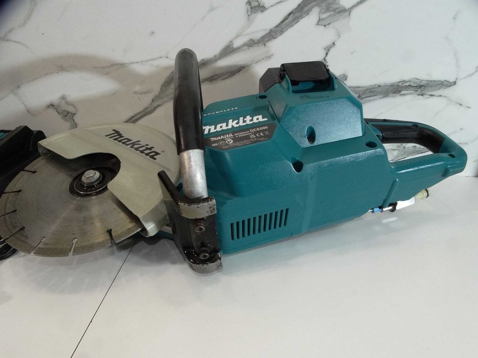 Makita DCE 090 / 2 x 5.0 Ah - Дискова резачка за бетон