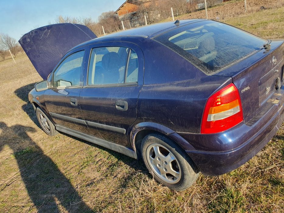 Opel Astra 1.6 на части