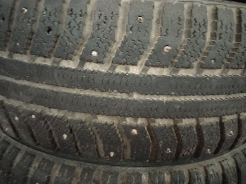 Прдам Авто шины в комплекте