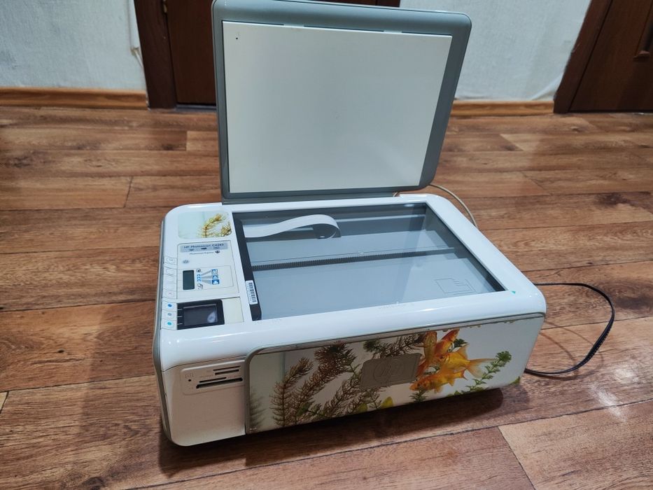 Продам МФУ HP Photosmart C4283.